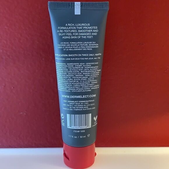 DERMELECT Runway Ready Luxury Foot Treatment - Picture 3 of 5